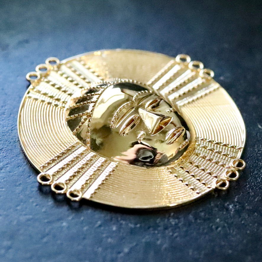 Akan Trailer Pendant