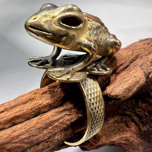 Mpetea Frog Ring - Brass